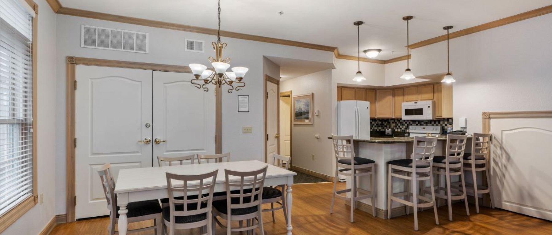 2 BEDROOM VILLA DINING KITCHEN